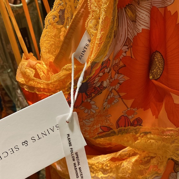 Saints and secrets floral maxi dress - Picture 6 of 6